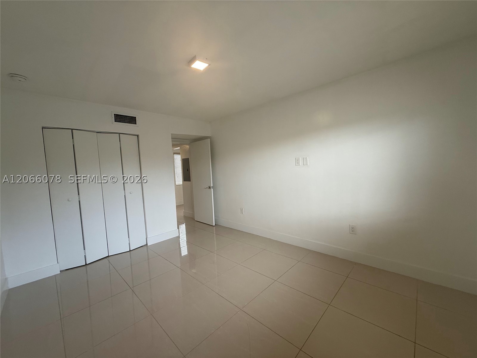 1765 Normandy Dr Property Photo 18