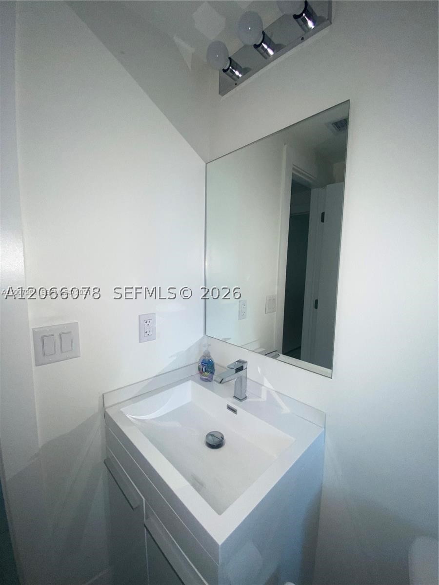 1765 Normandy Dr Property Photo 34