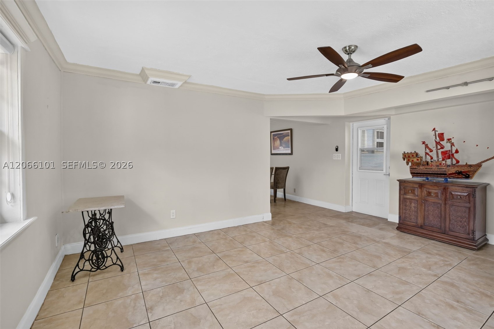 801 Ixora Ln Property Photo 17
