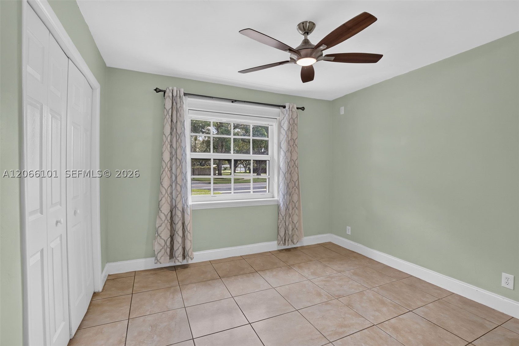 801 Ixora Ln Property Photo 27