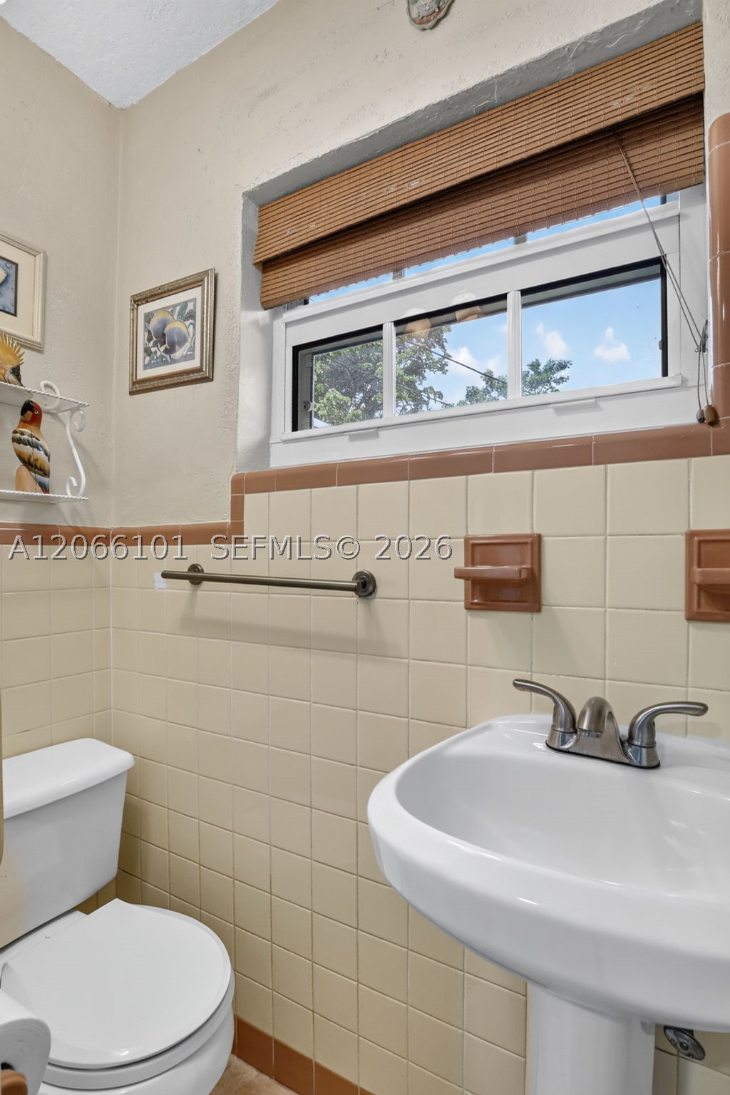 801 Ixora Ln Property Photo 32