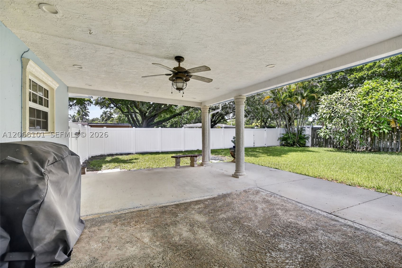 801 Ixora Ln Property Photo 34