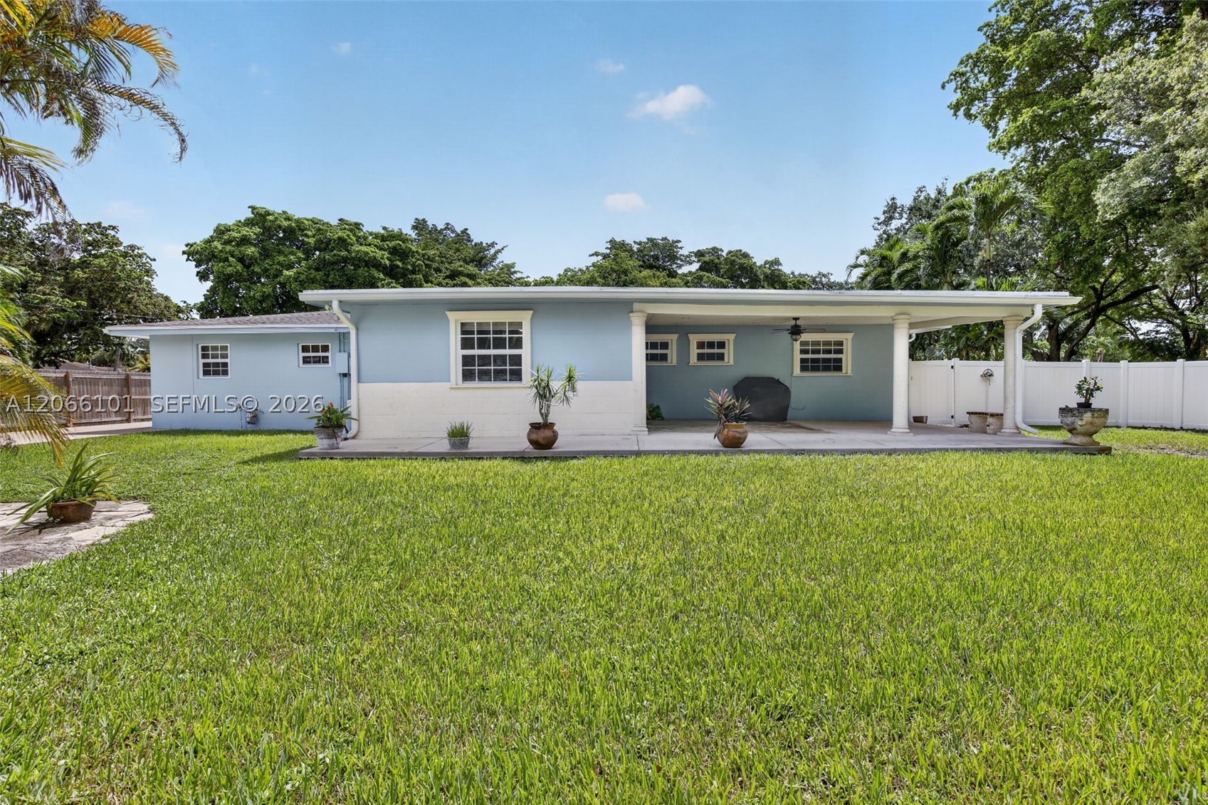 801 Ixora Ln Property Photo 36