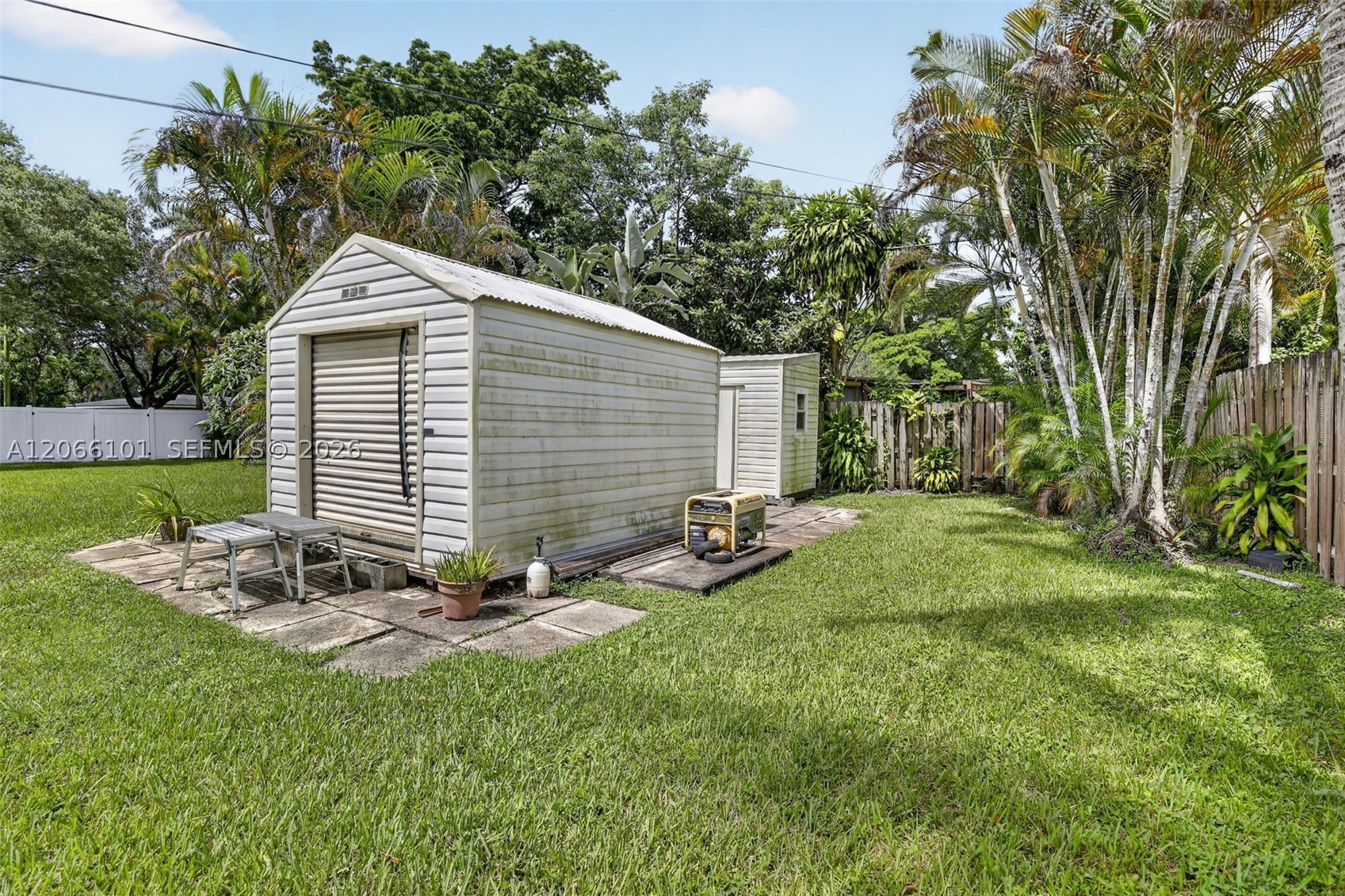 801 Ixora Ln Property Photo 38