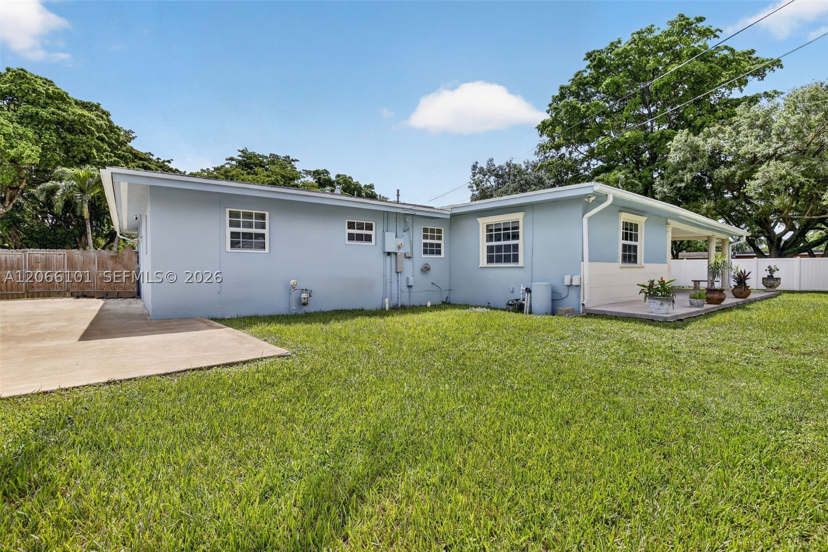 801 Ixora Ln Property Photo 39