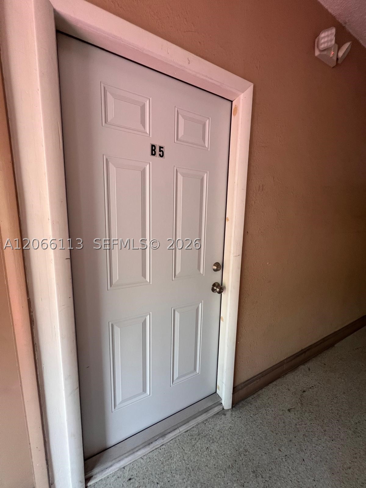 1625 Nw 35th St B5 Property Photo 1