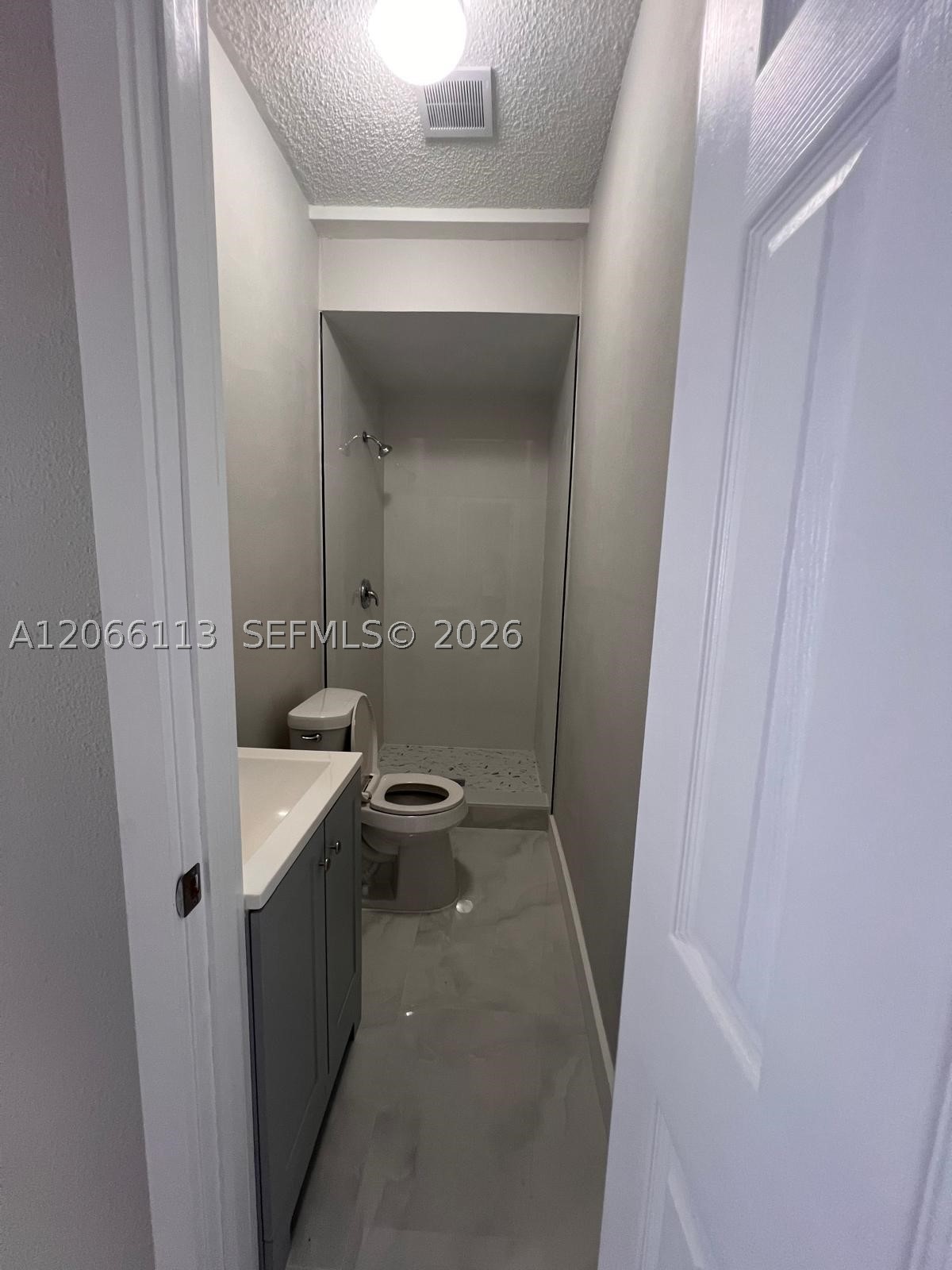 1625 Nw 35th St B5 Property Photo 5
