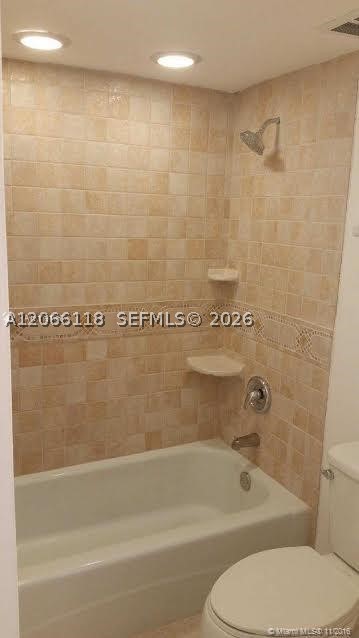 3670 Inverrary Dr 1u Property Photo 12