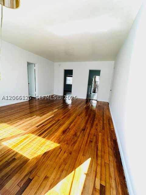 821 W 39th St 2 Property Photo 1