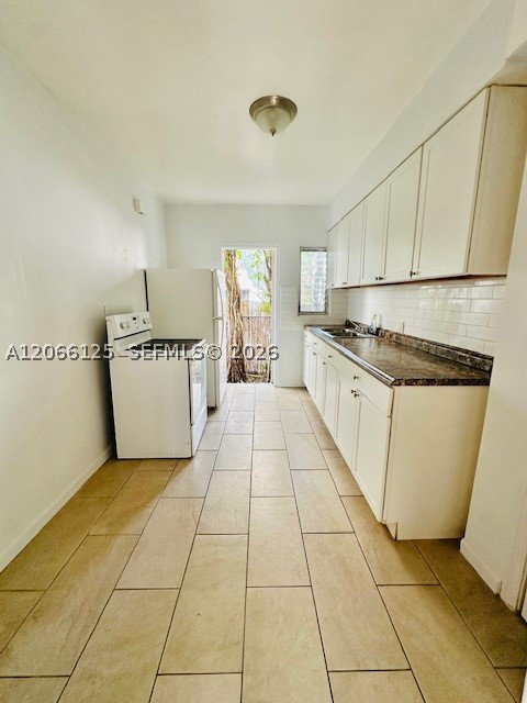 821 W 39th St 2 Property Photo 2
