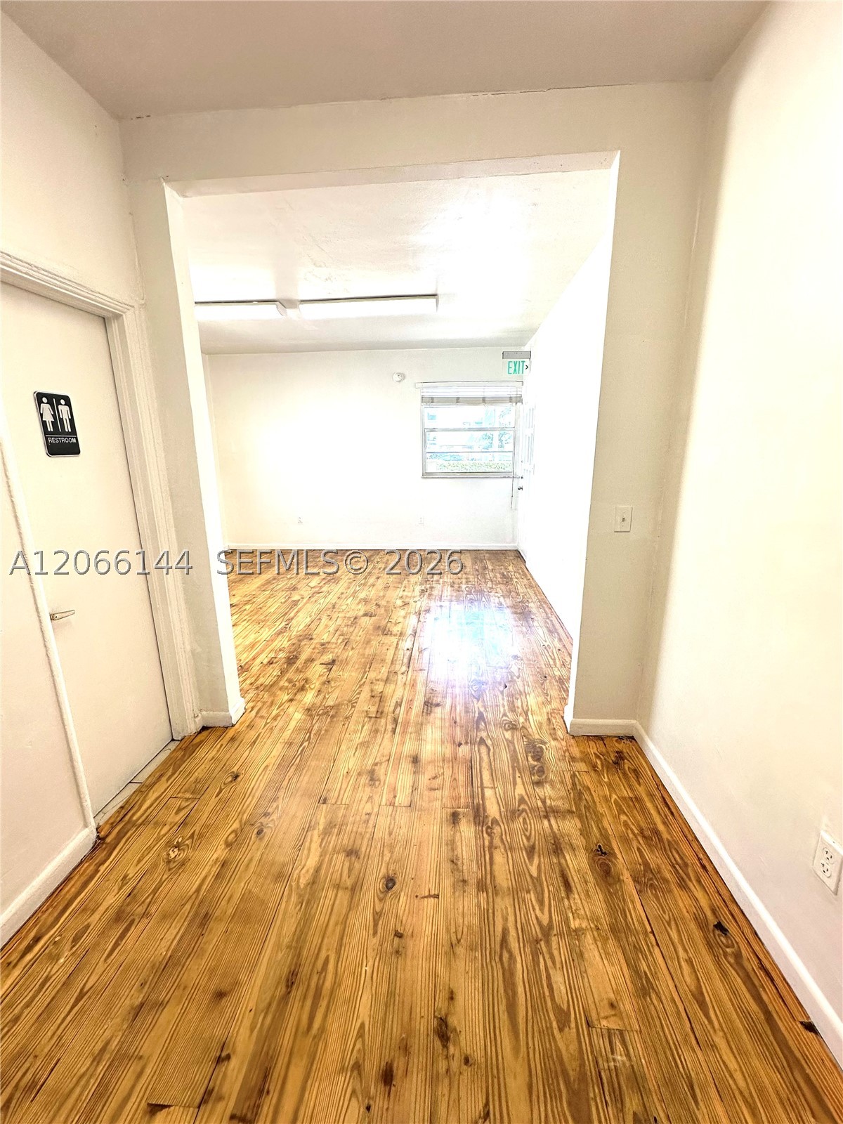 720 6th St Property Photo 3
