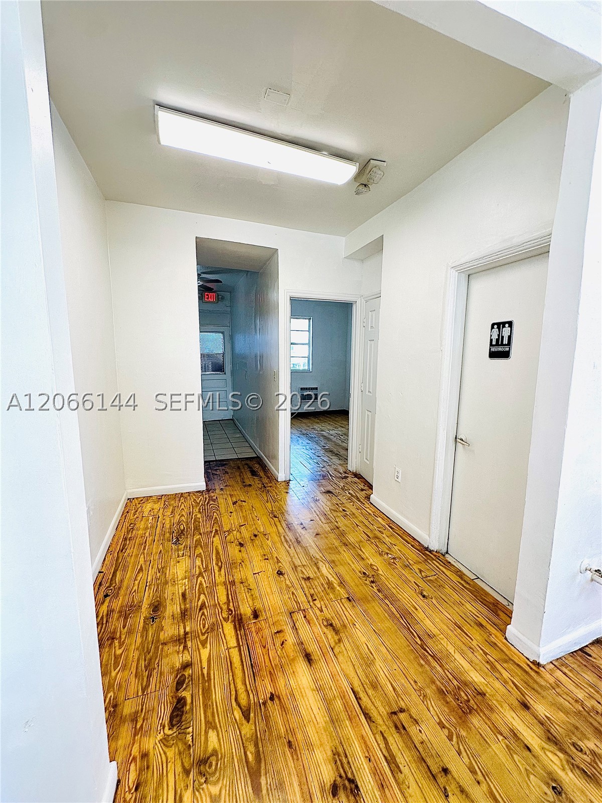 720 6th St Property Photo 6