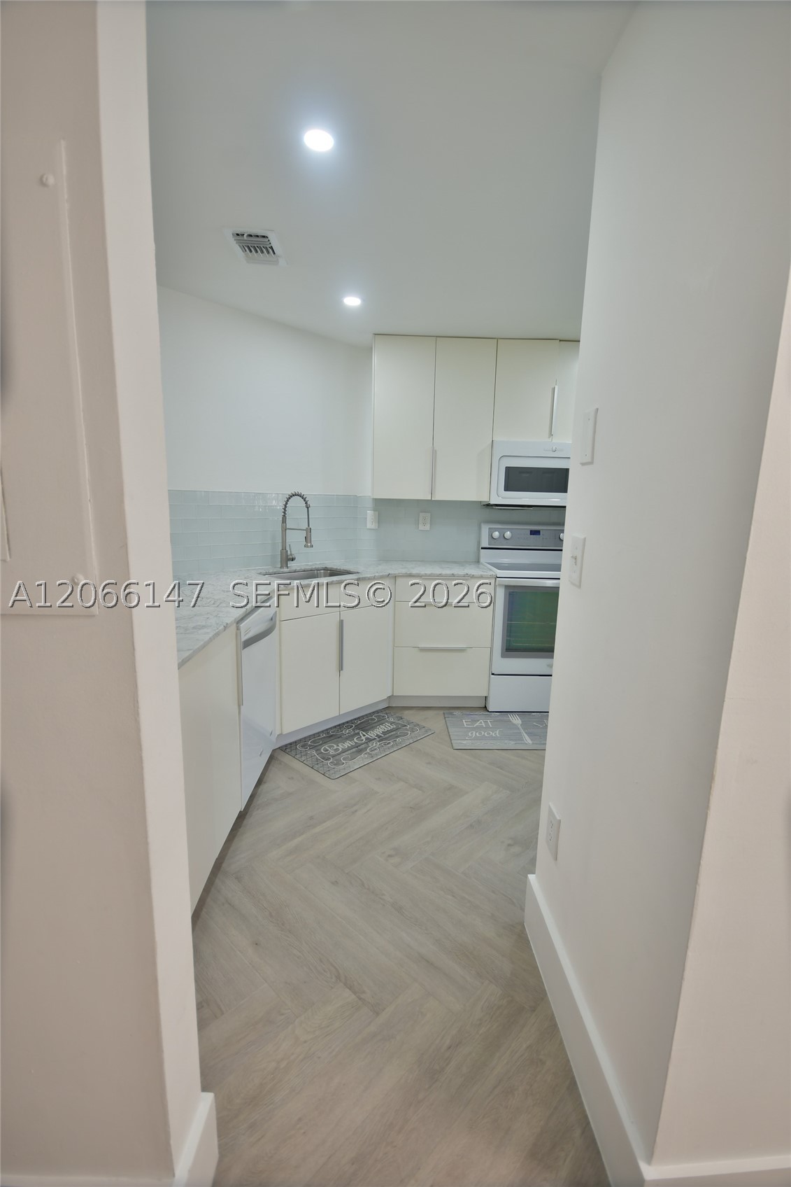 10026 Hammocks Blvd 103-6 Property Photo 14