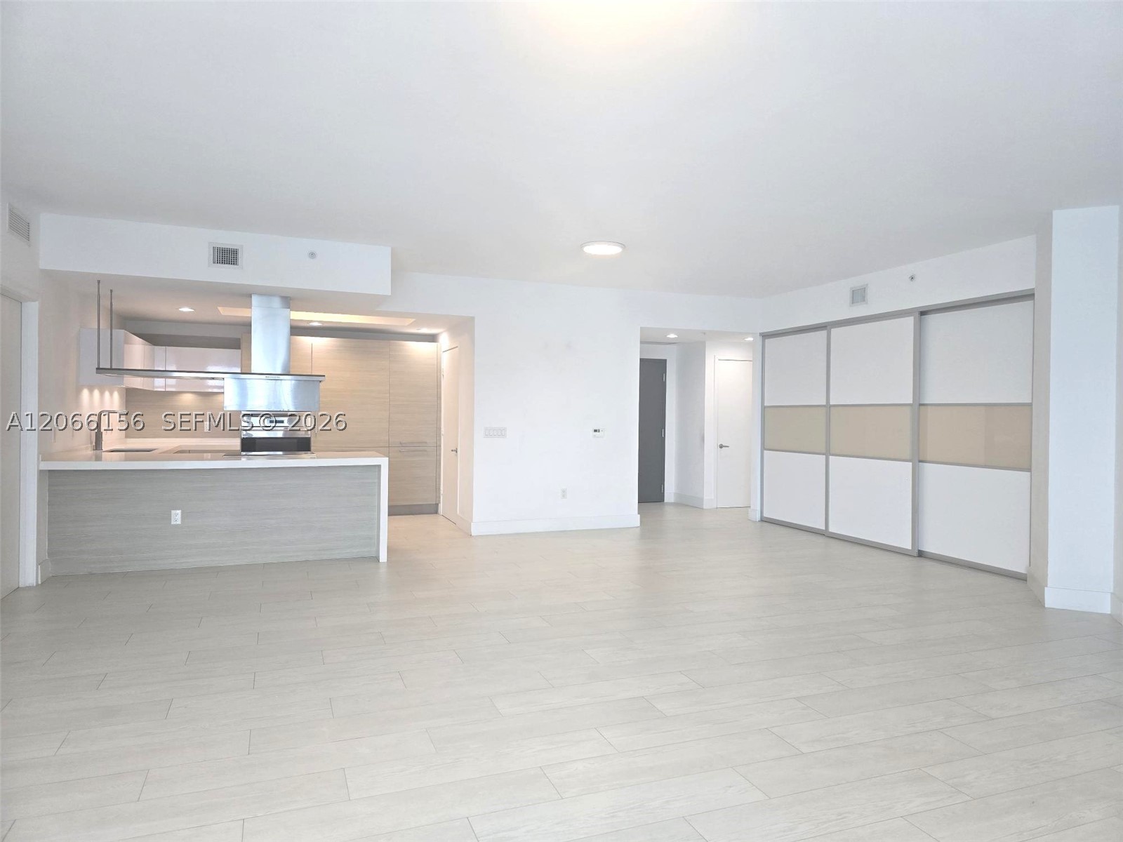 17301 Biscayne Blvd 1004 Property Photo 6