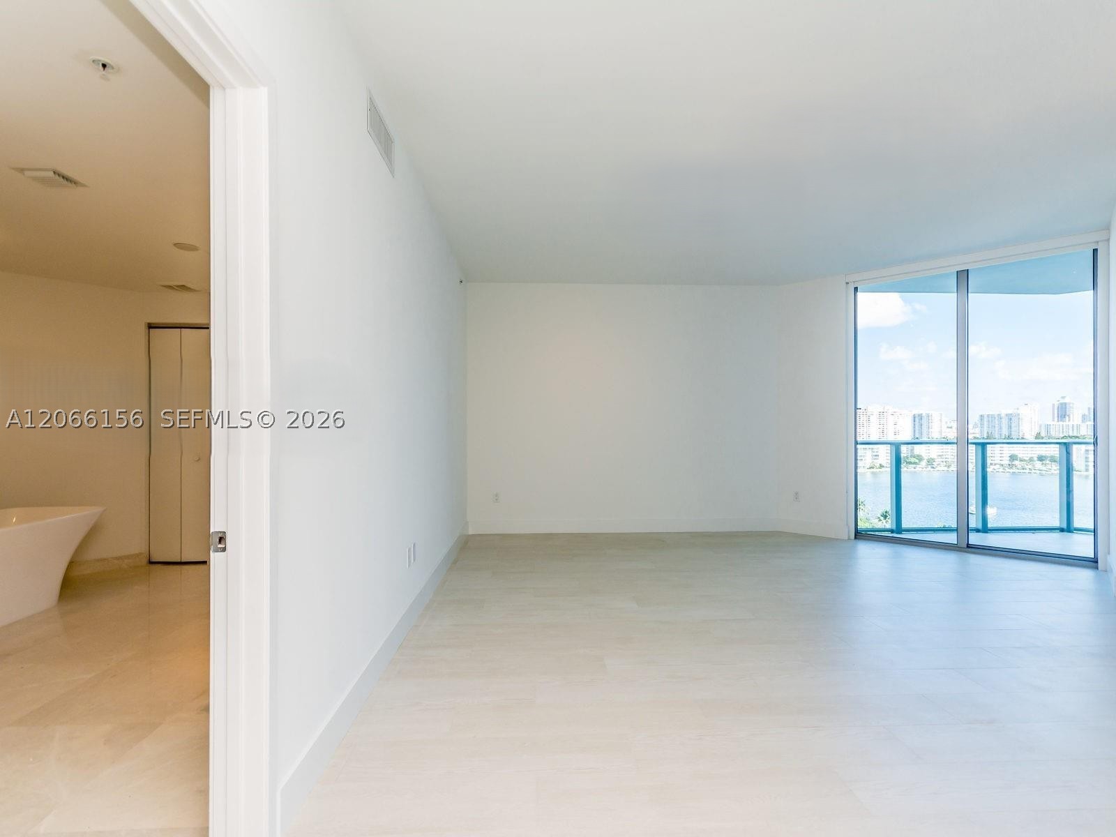 17301 Biscayne Blvd 1004 Property Photo 9