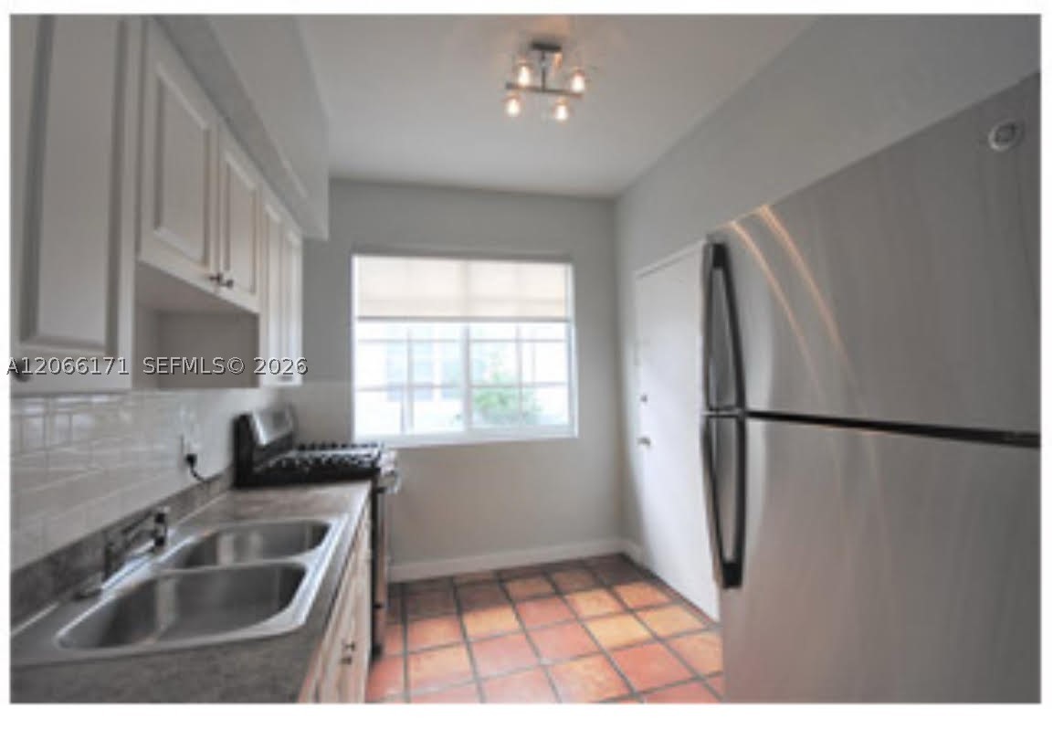 948 Meridian Ave 10 Property Photo 6