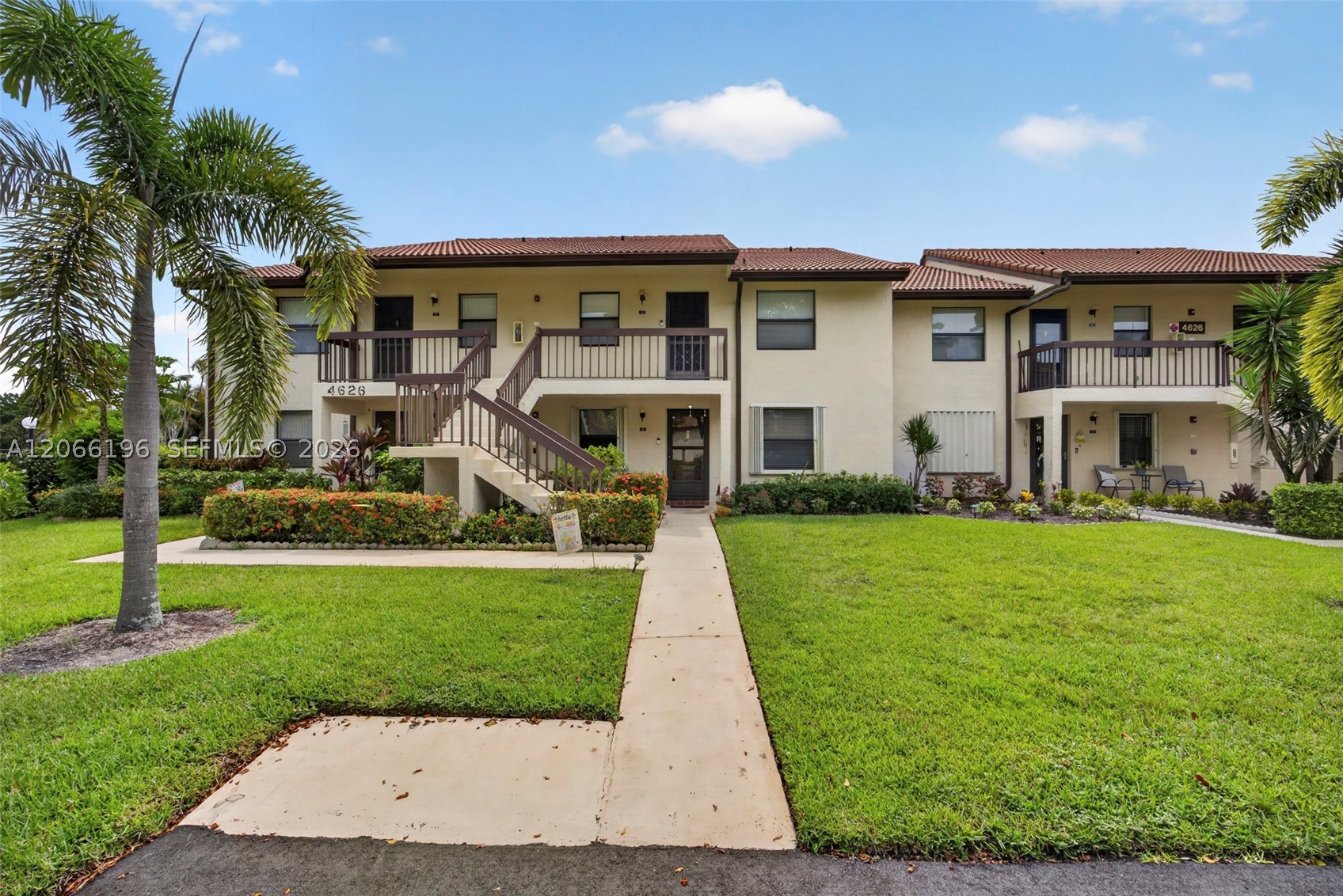 4626 E Lucerne Lakes Blvd E 202 Property Photo 1