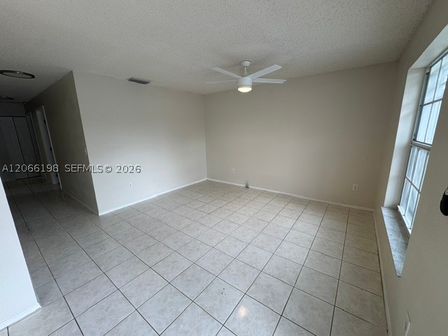 982 Sw 9th Ct Property Photo 4