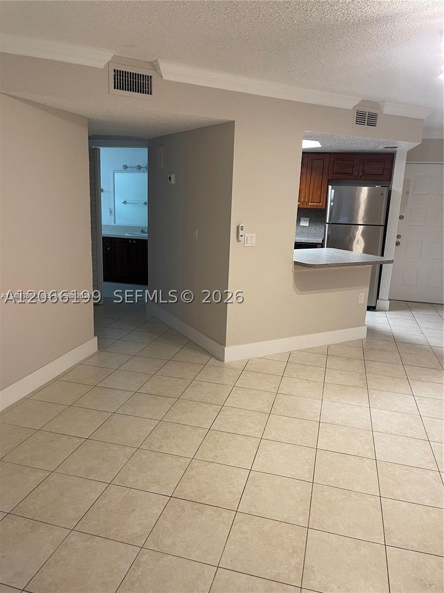 8225 Lake Dr 108 Property Photo 7