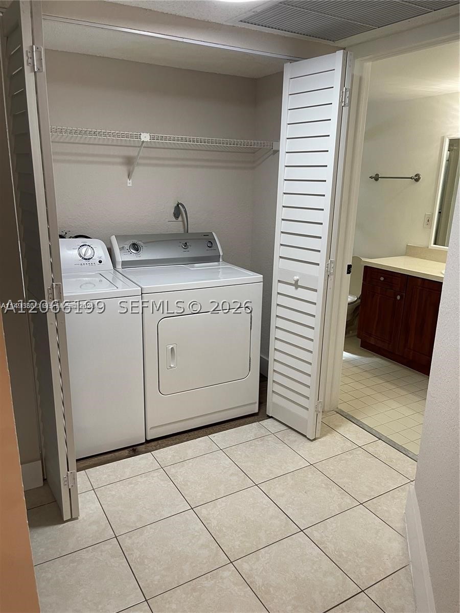 8225 Lake Dr 108 Property Photo 9