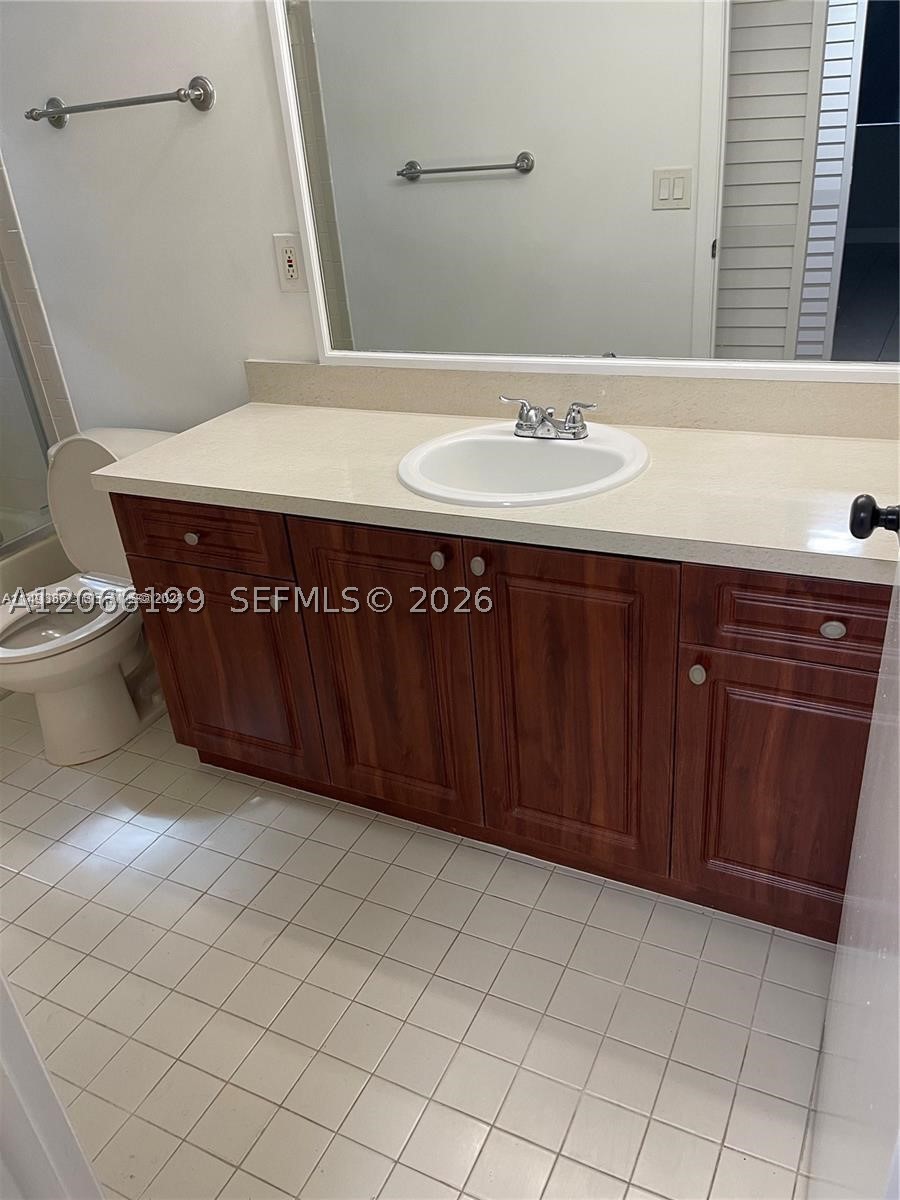 8225 Lake Dr 108 Property Photo 10