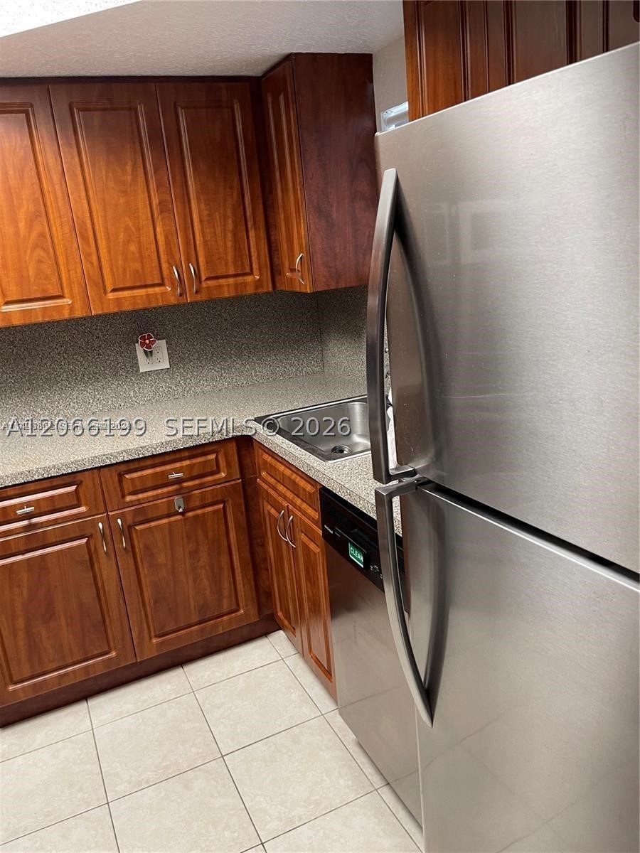 8225 Lake Dr 108 Property Photo 11