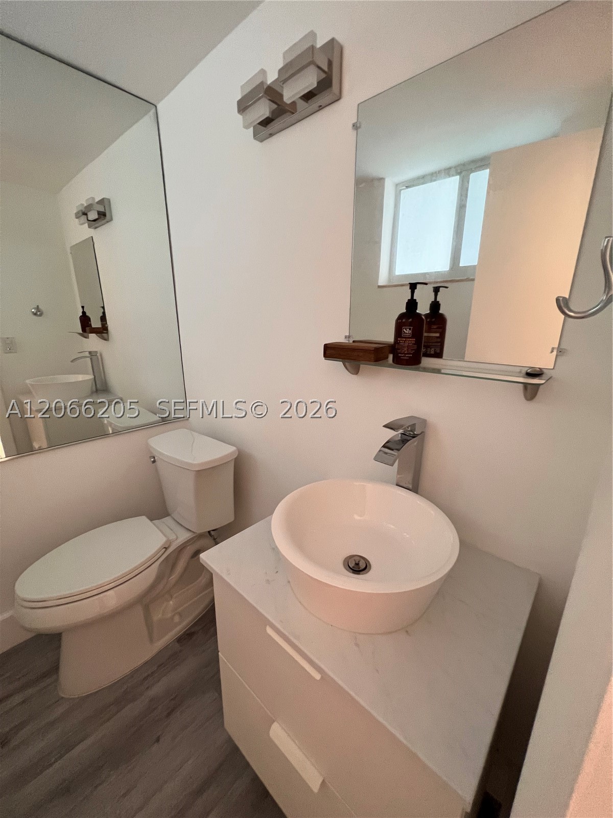 240 Galen Dr 302 Property Photo 9