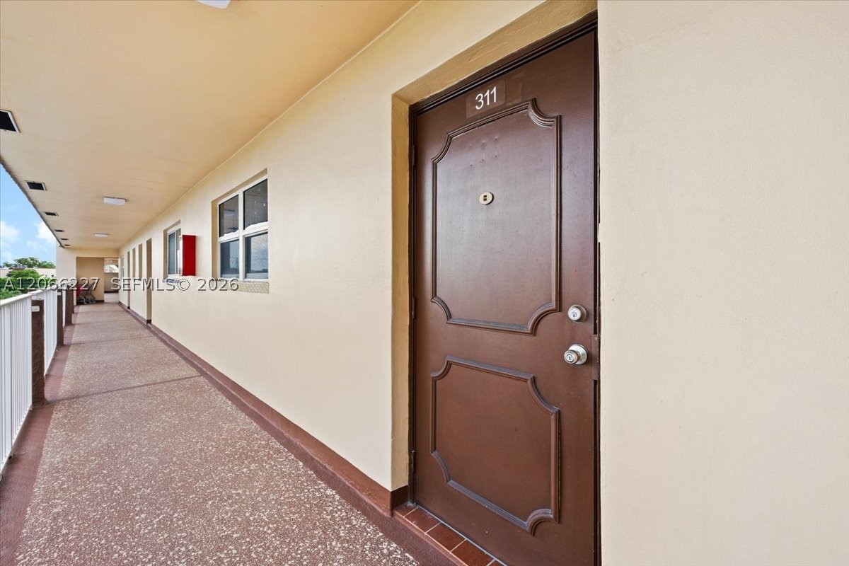 2911 N Pine Island Rd 311 Property Photo 4