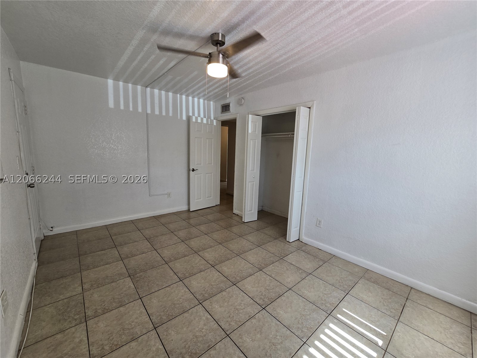 2330 Nw 11th St 15 Property Photo 8
