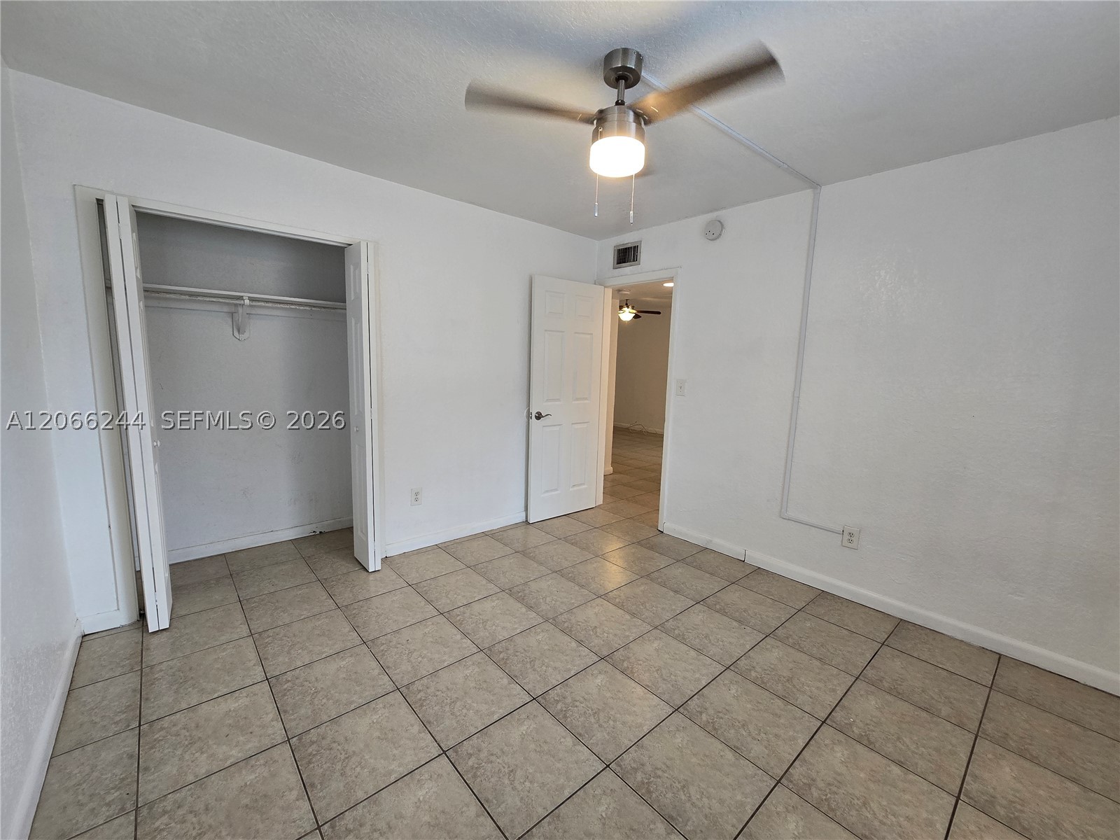 2330 Nw 11th St 15 Property Photo 11
