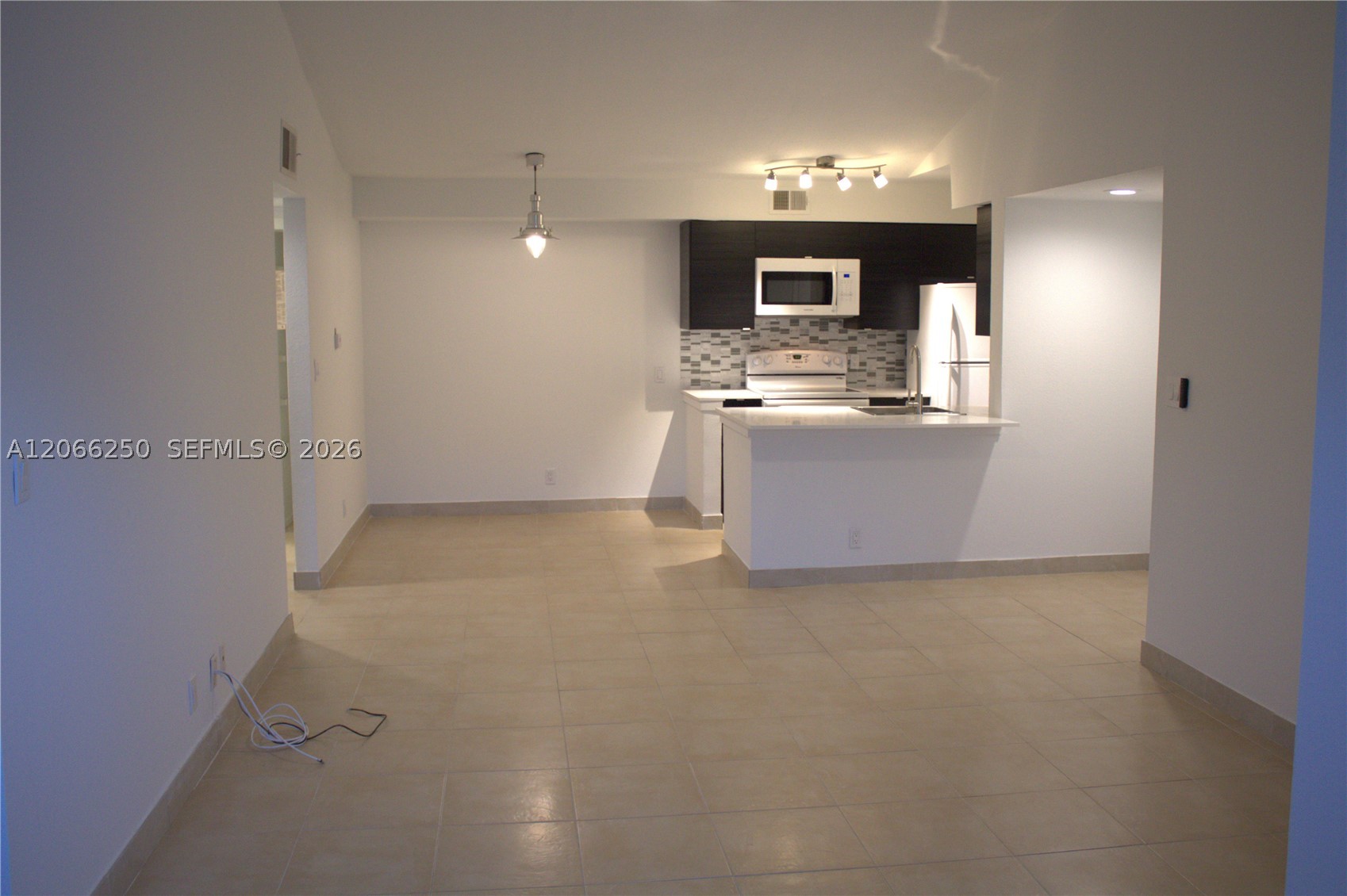 2826 S University Dr 3203 Property Photo 1