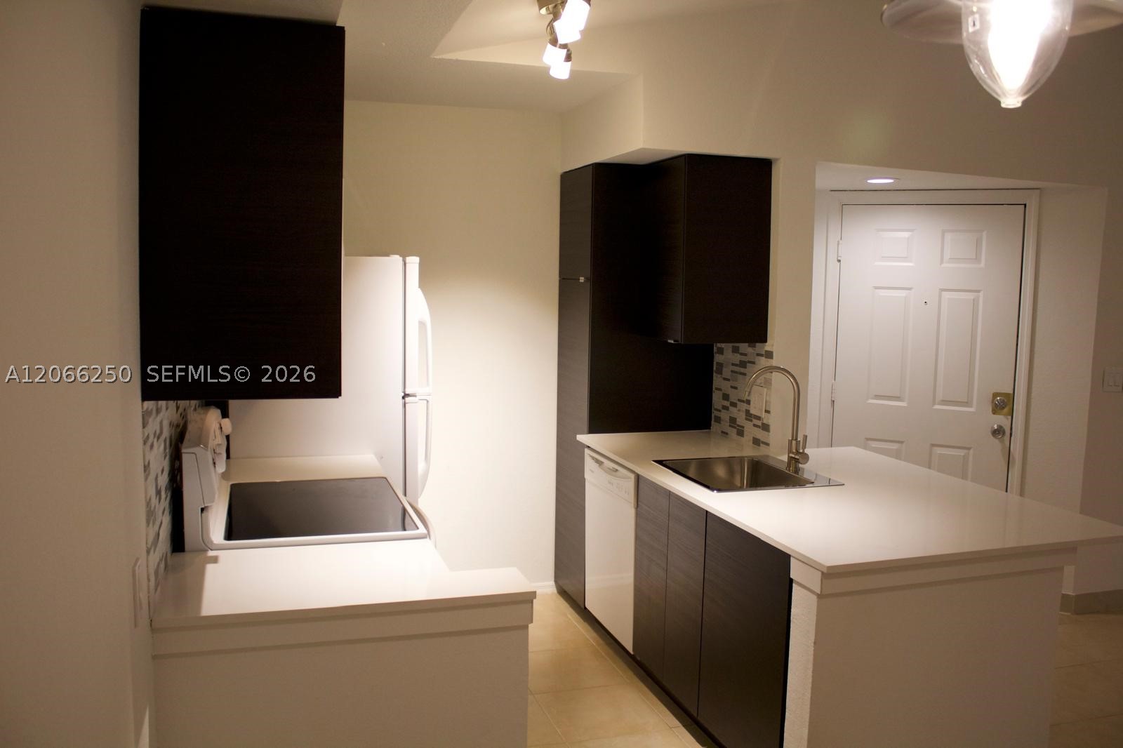 2826 S University Dr 3203 Property Photo 1
