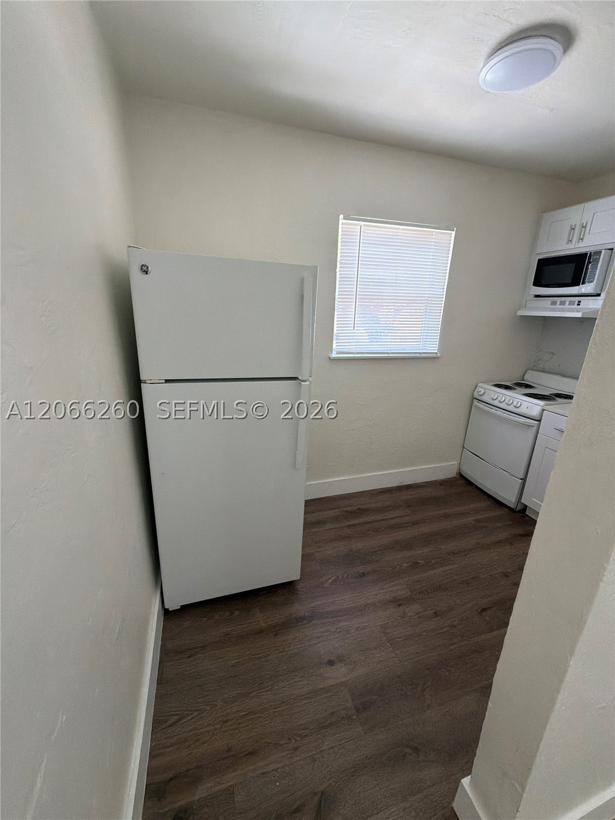 3669 Thomas Ave 7 Property Photo 3