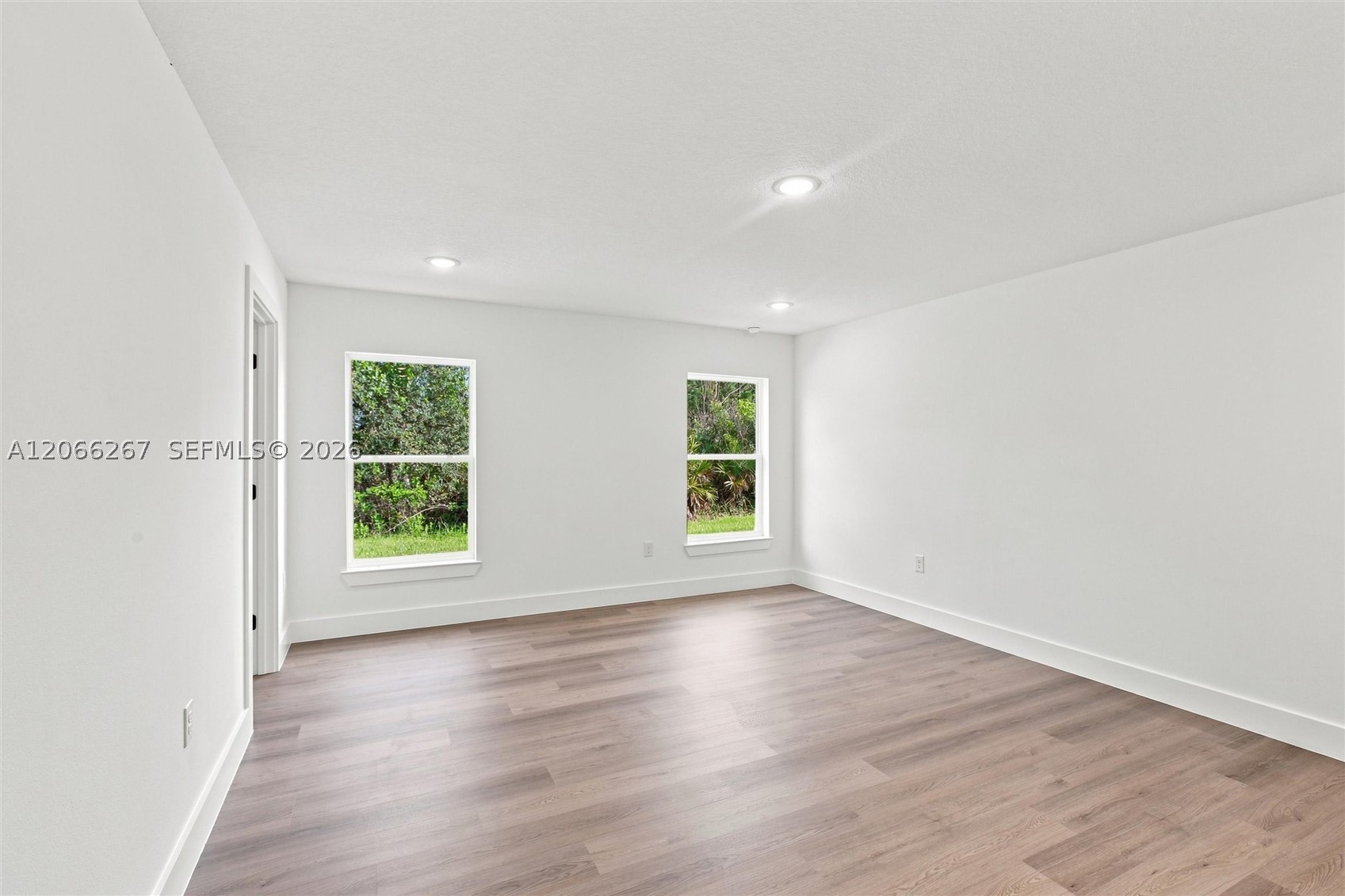 6898 Dickinson Drive Property Photo 16