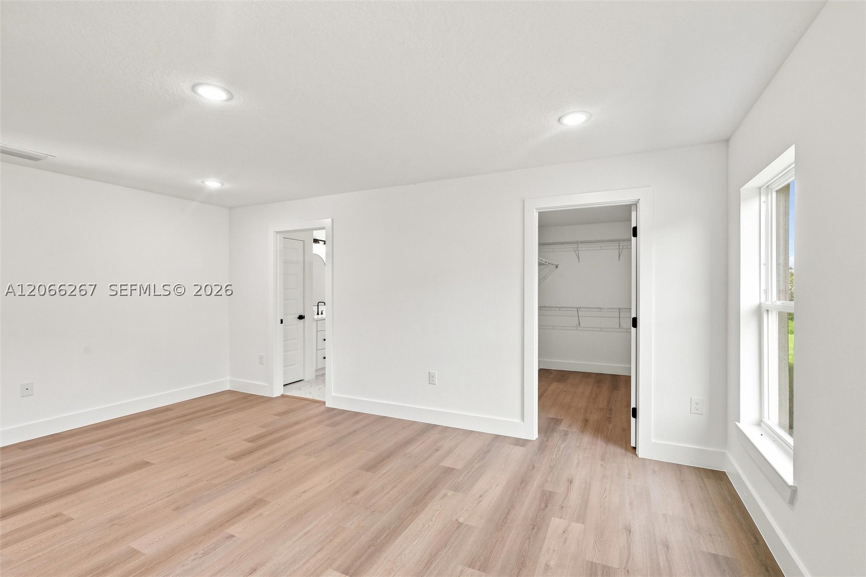 6898 Dickinson Drive Property Photo 18