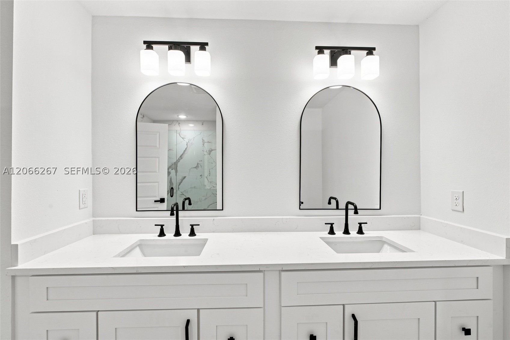 6898 Dickinson Drive Property Photo 20