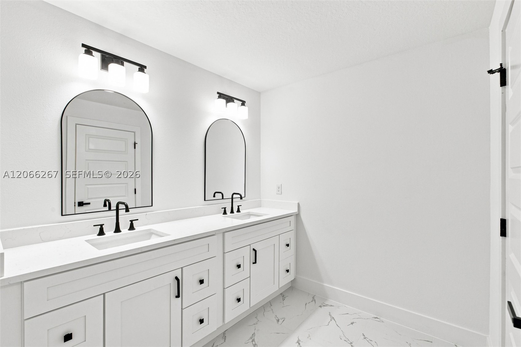 6898 Dickinson Drive Property Photo 21