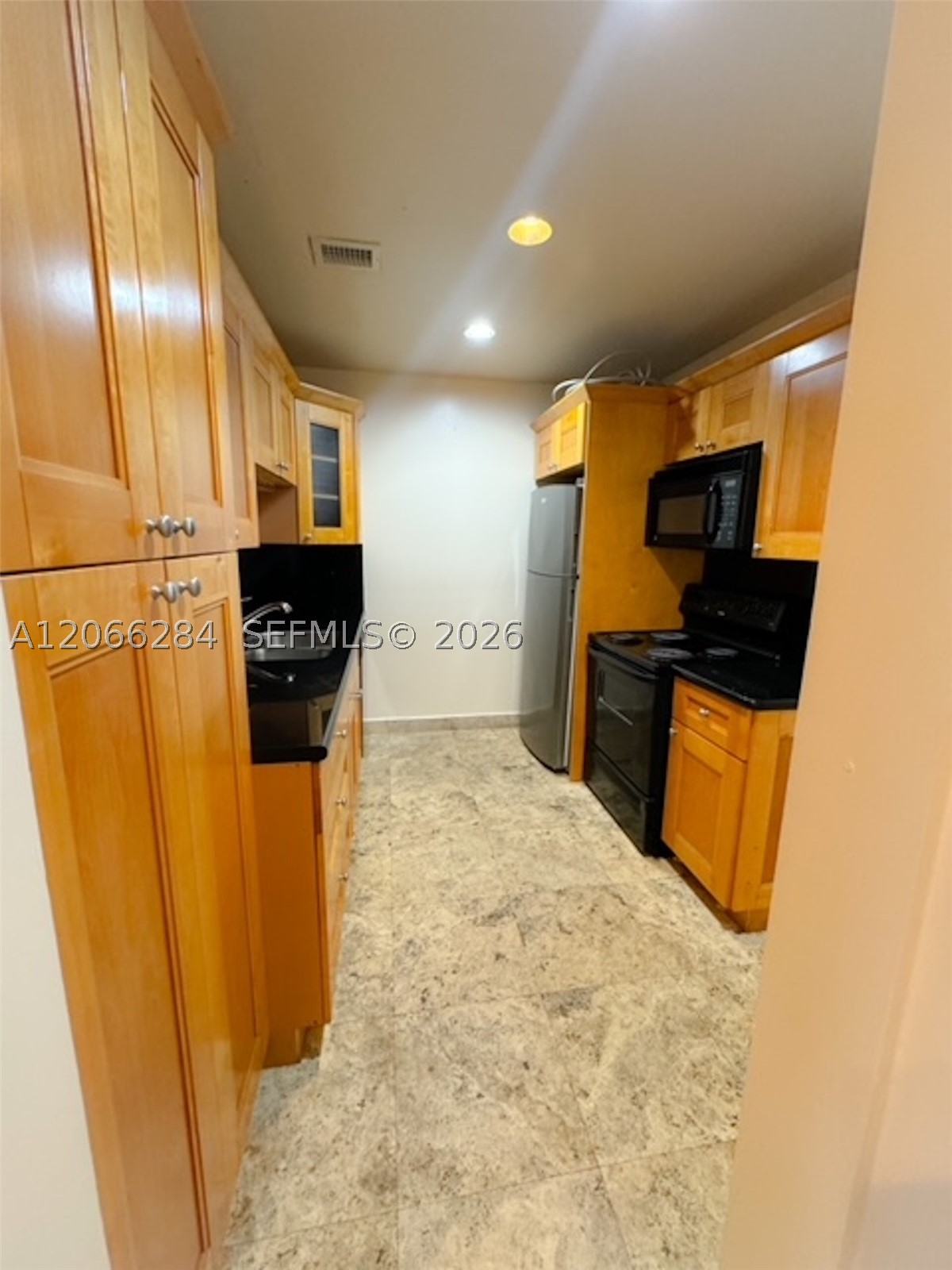 2008 Jackson B7 Property Photo 1
