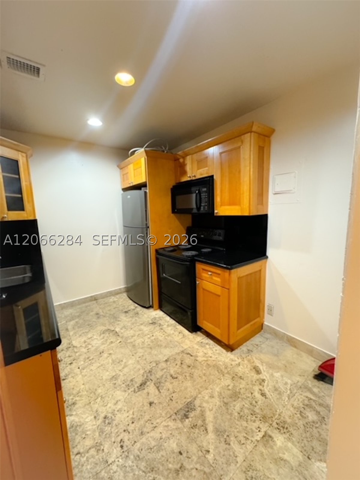2008 Jackson B7 Property Photo 3