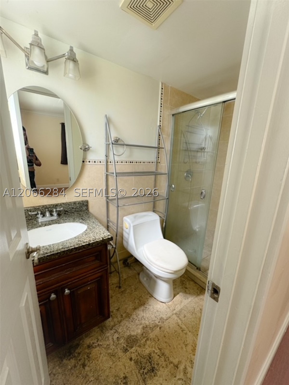 2008 Jackson B7 Property Photo 4