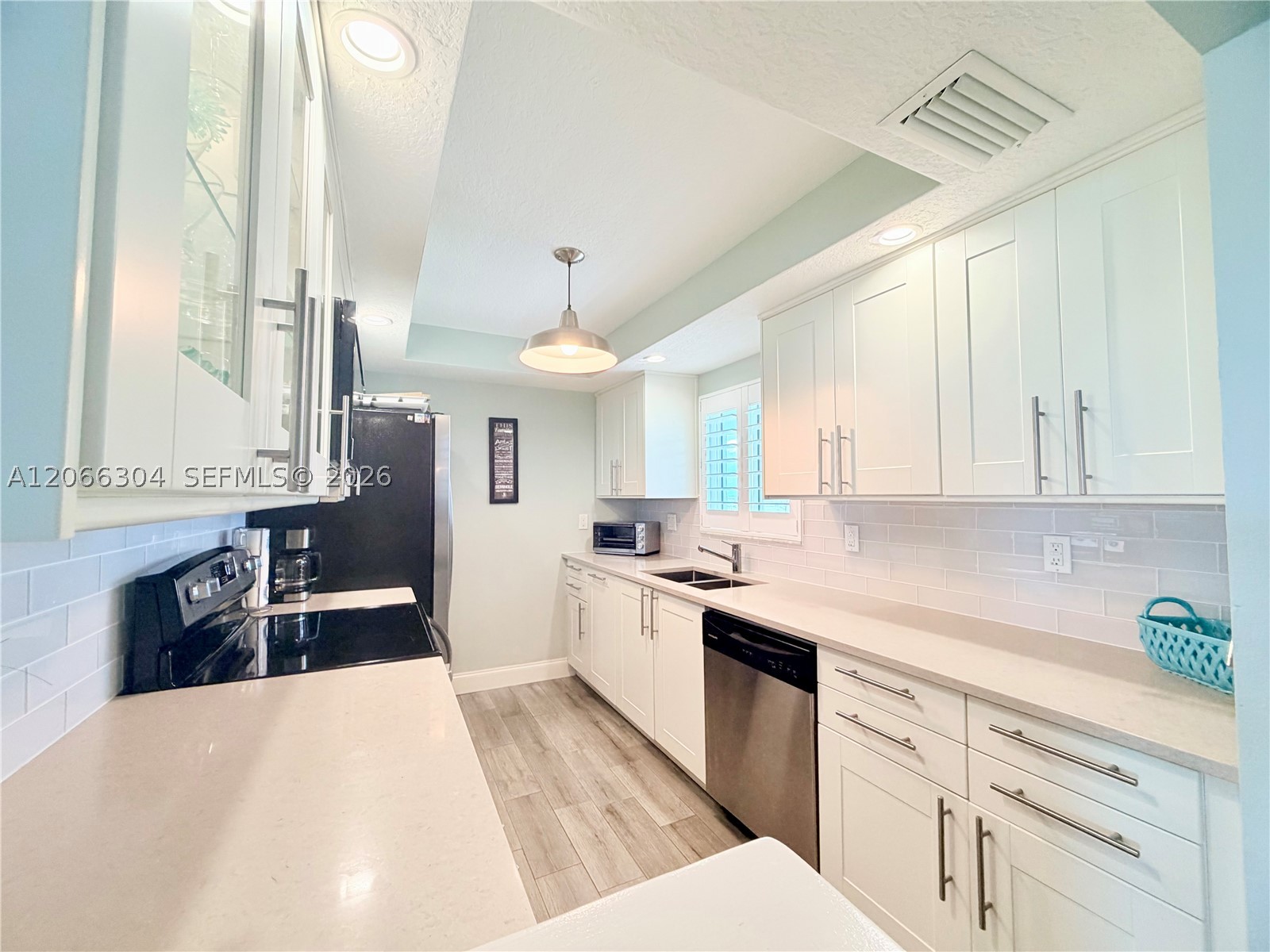 100 Silver Beach Ave 720 Property Photo 1