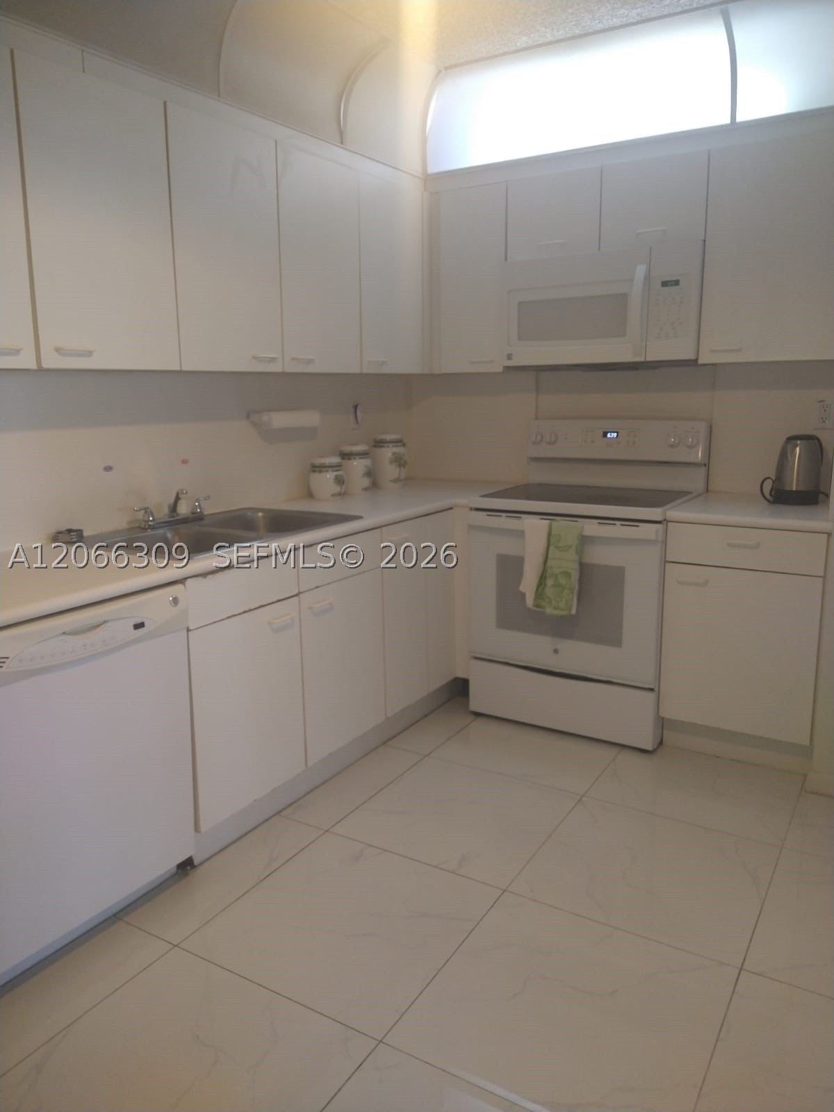 9341 Collins Ave 303 Property Photo 6