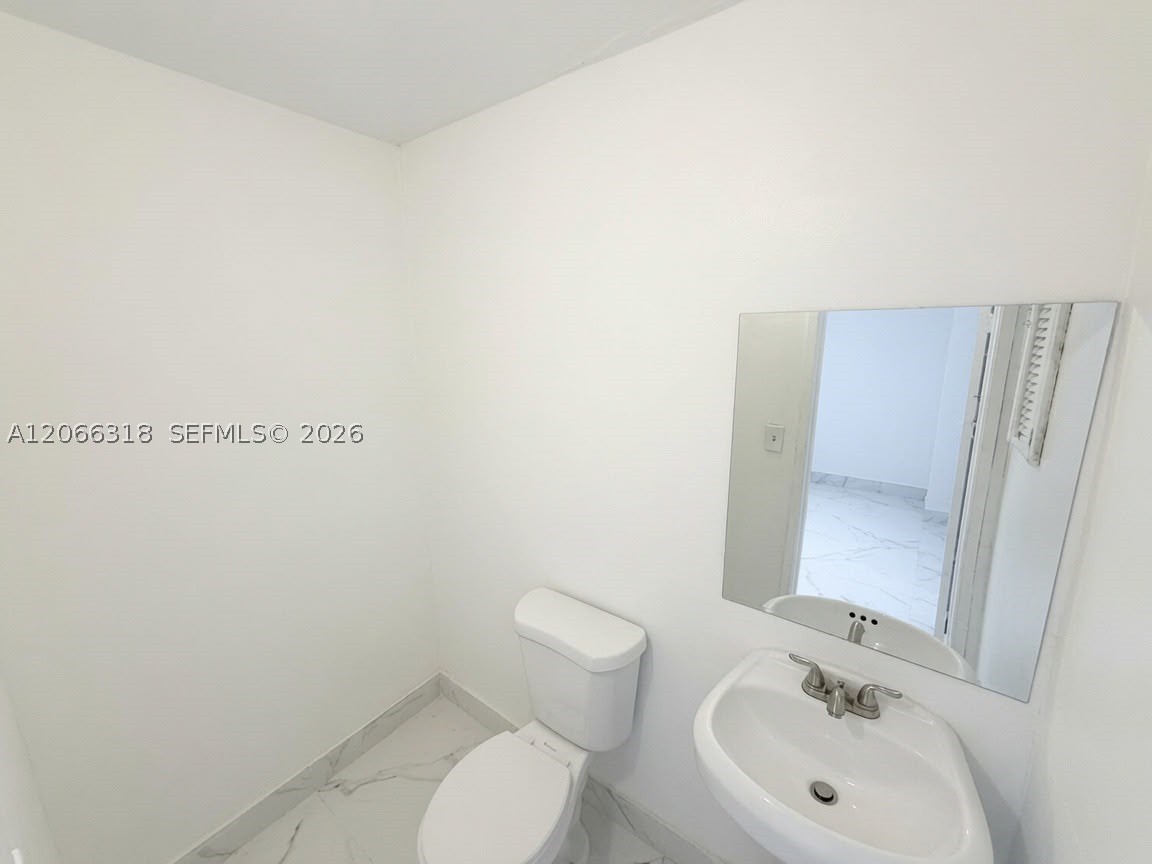 100 Sw 15th St 112 Property Photo 4