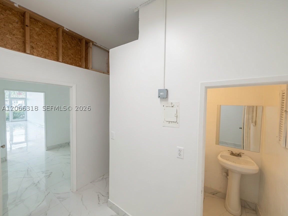 100 Sw 15th St 112 Property Photo 5