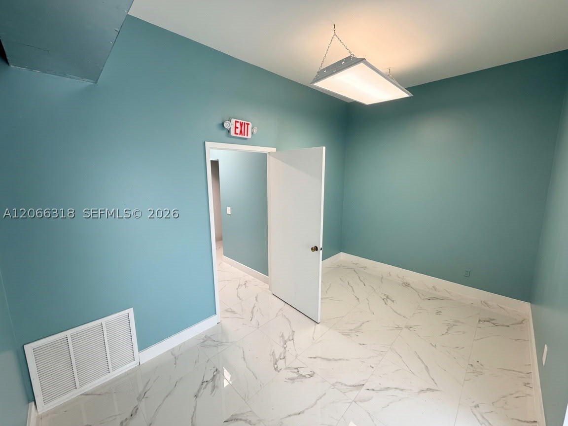 100 Sw 15th St 112 Property Photo 6