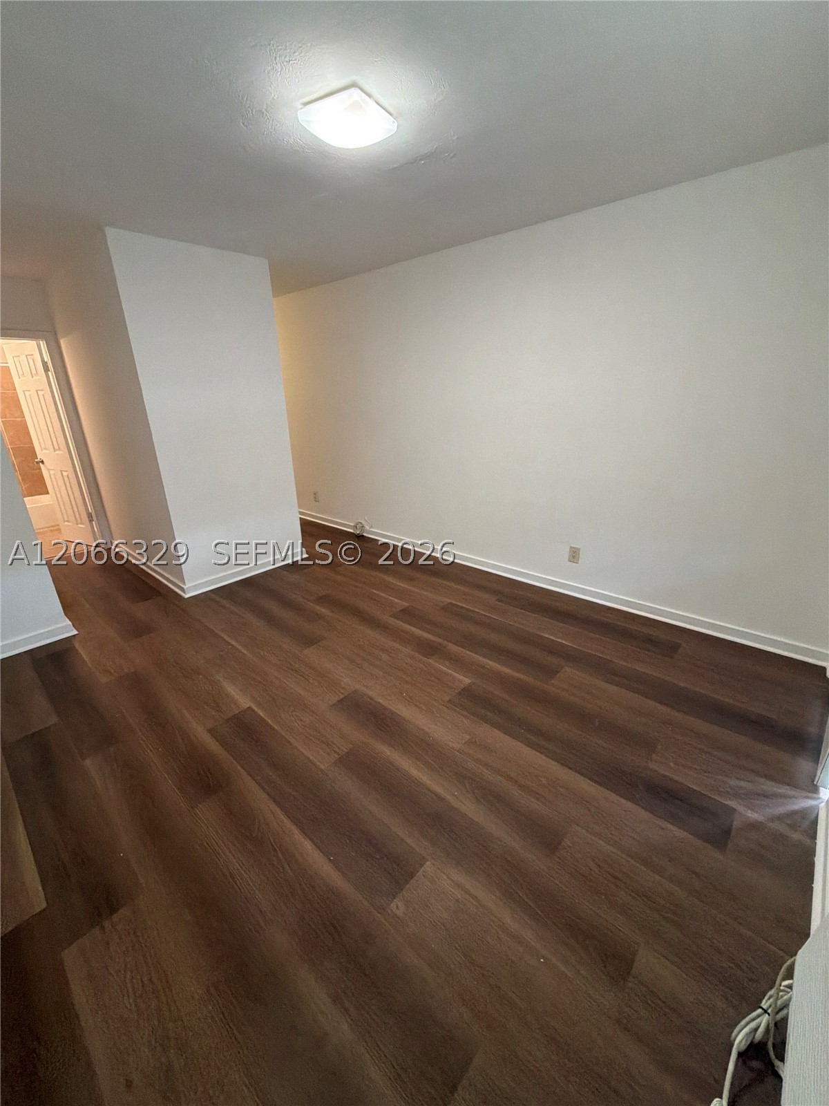 640 Sw 5th St 4 Property Photo 3