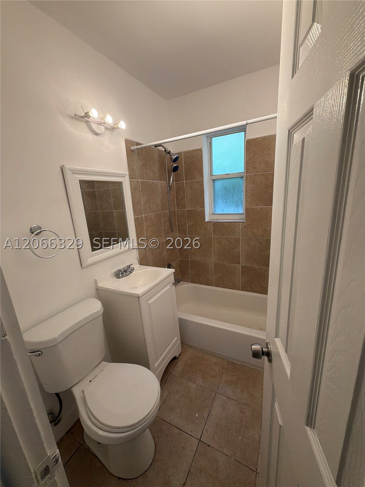 640 Sw 5th St 4 Property Photo 4