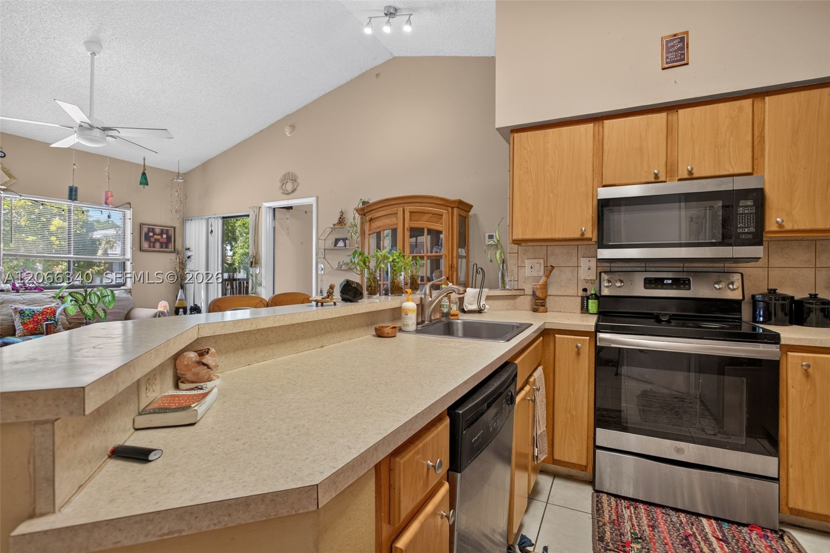 2445 Sw 18th Ter 807 Property Photo 3