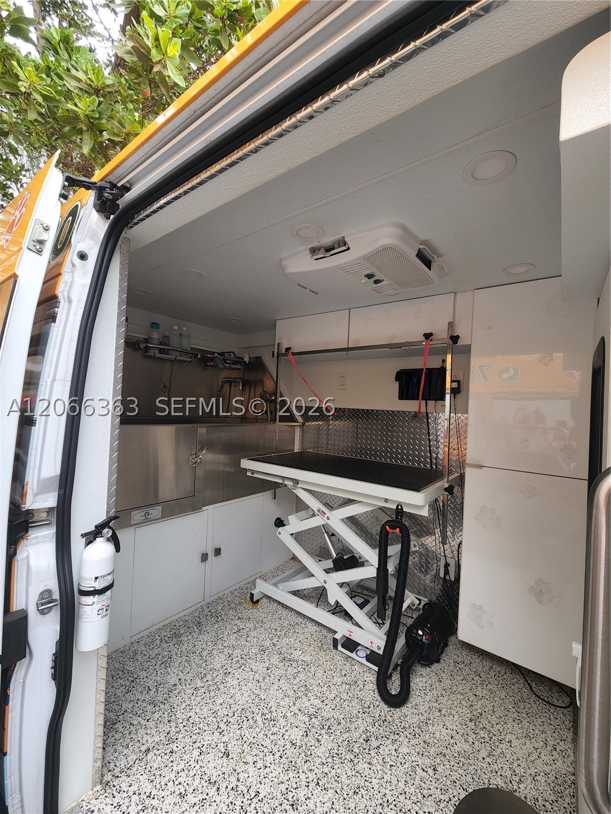 Mobile Pet Grooming Property Photo 3