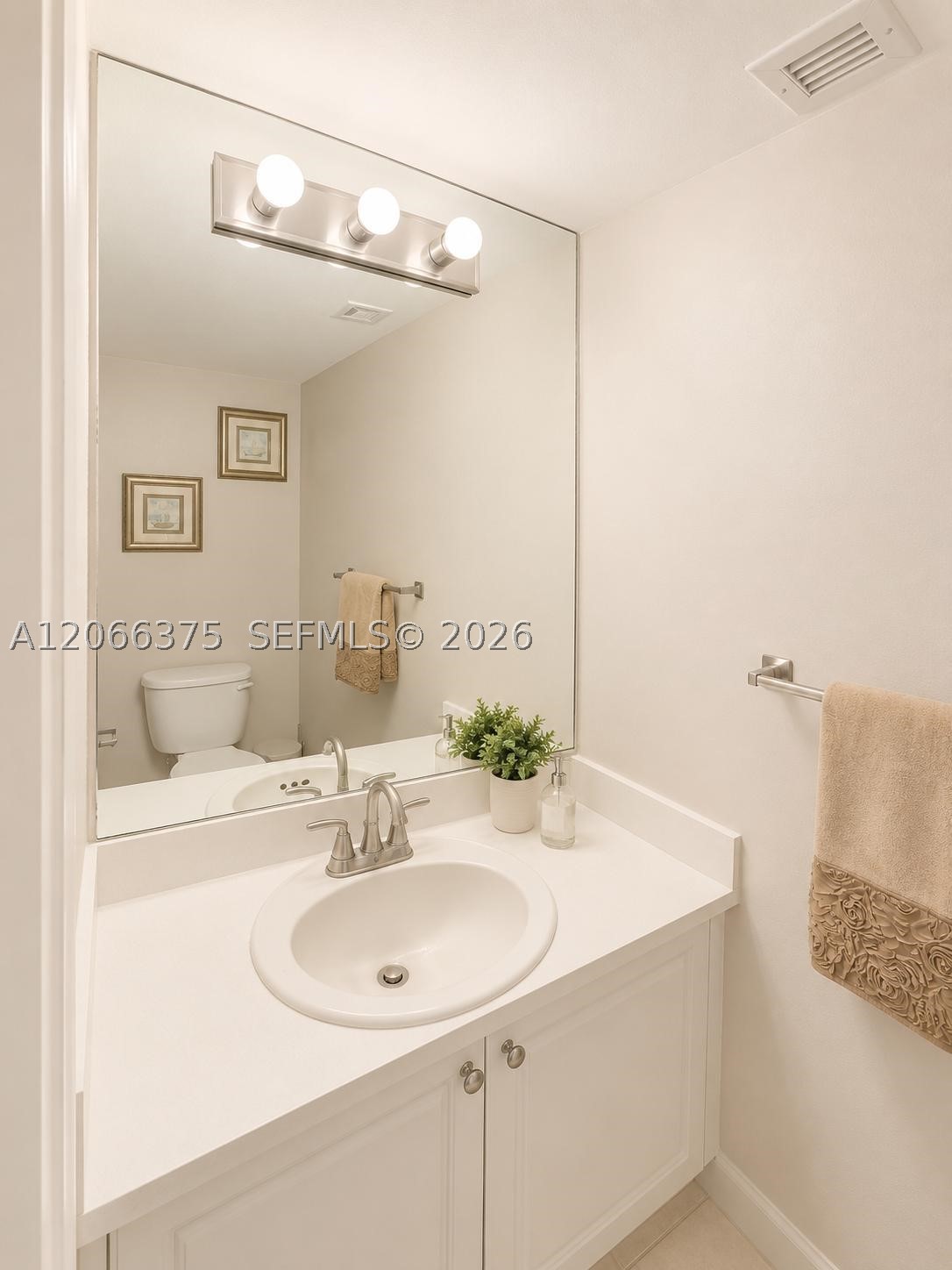 200 Leslie Dr 727 Property Photo 12